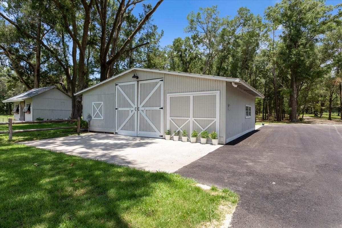livestock barn - 3201 NW 202 ST, NEWBERRY