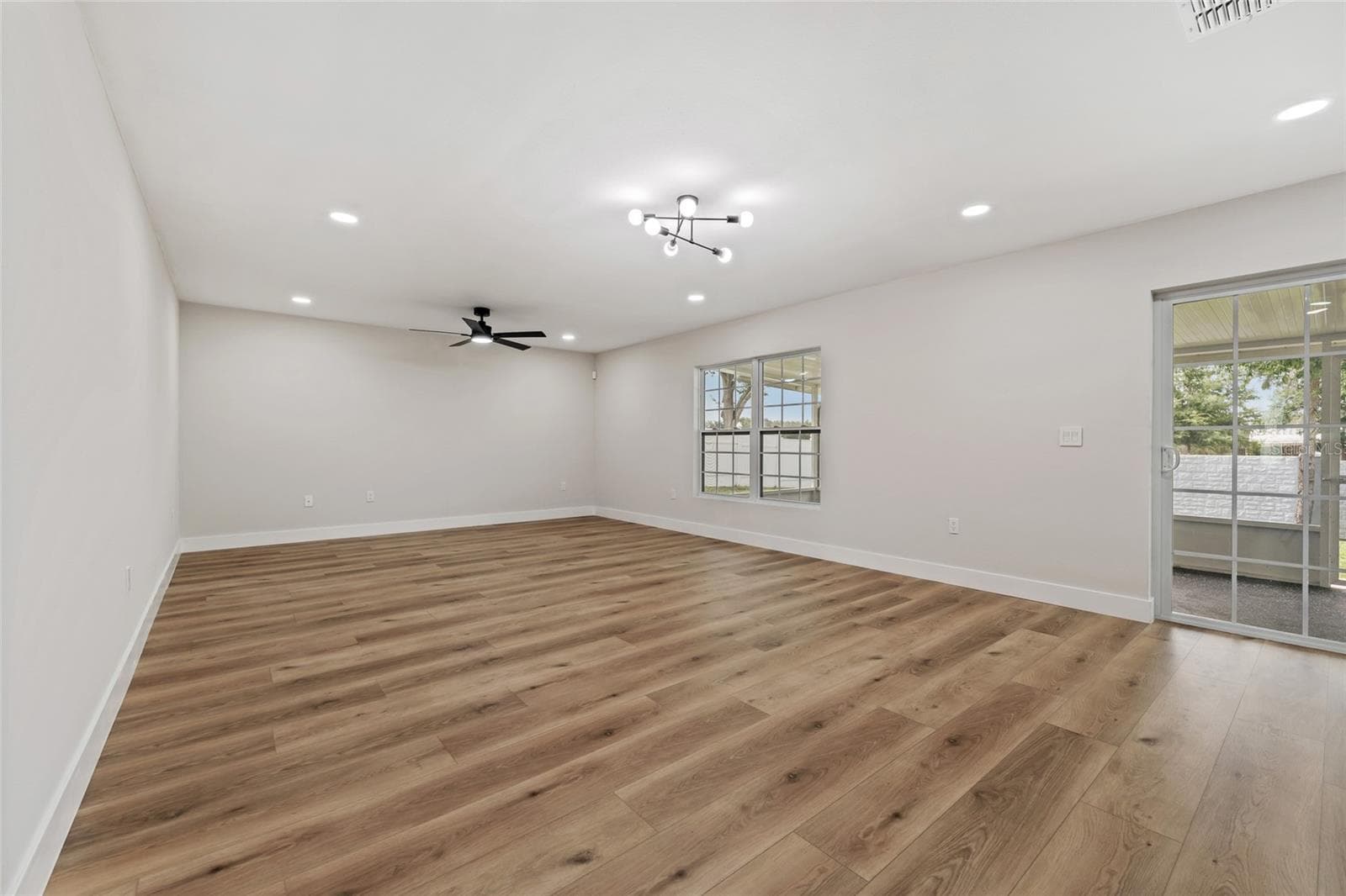 Single Family Residence at 2960 WHITE MAGNOLIA LOOP, CLERMONT, photo 10 of 50
