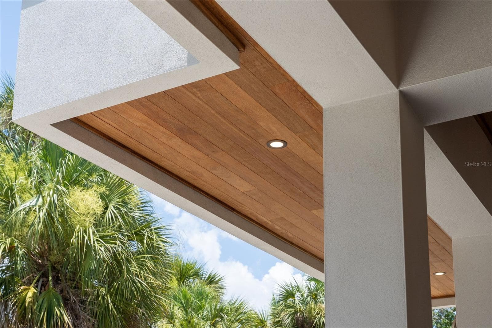 Single Family Residence at 1680 CHERRY LN, SARASOTA, photo 4 of 82