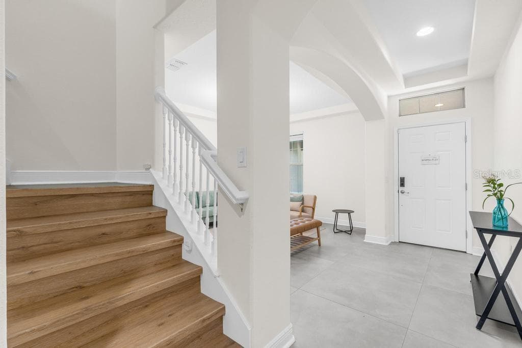 Single Family Residence at 15512 FOUNTAIN COVE CT, WINTER GARDEN, photo 6 of 55