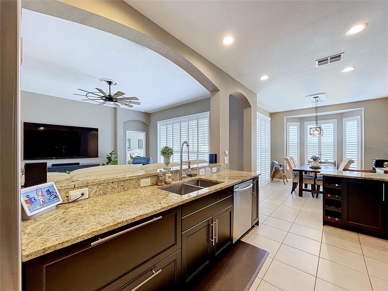 Remodeled Kitchen with Granite countertops - 1748 BROOKSTONE WAY, PLANT CITY