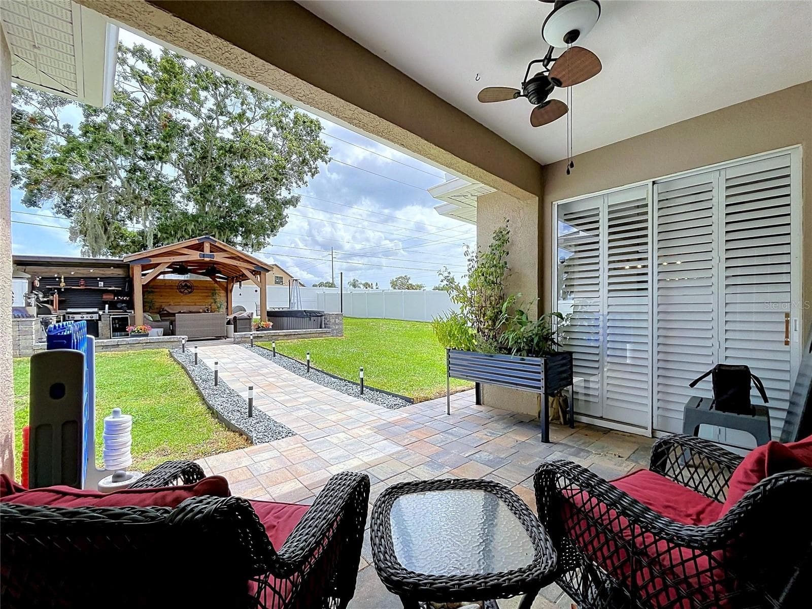 Paver Patio and fenced backyard - 1748 BROOKSTONE WAY, PLANT CITY