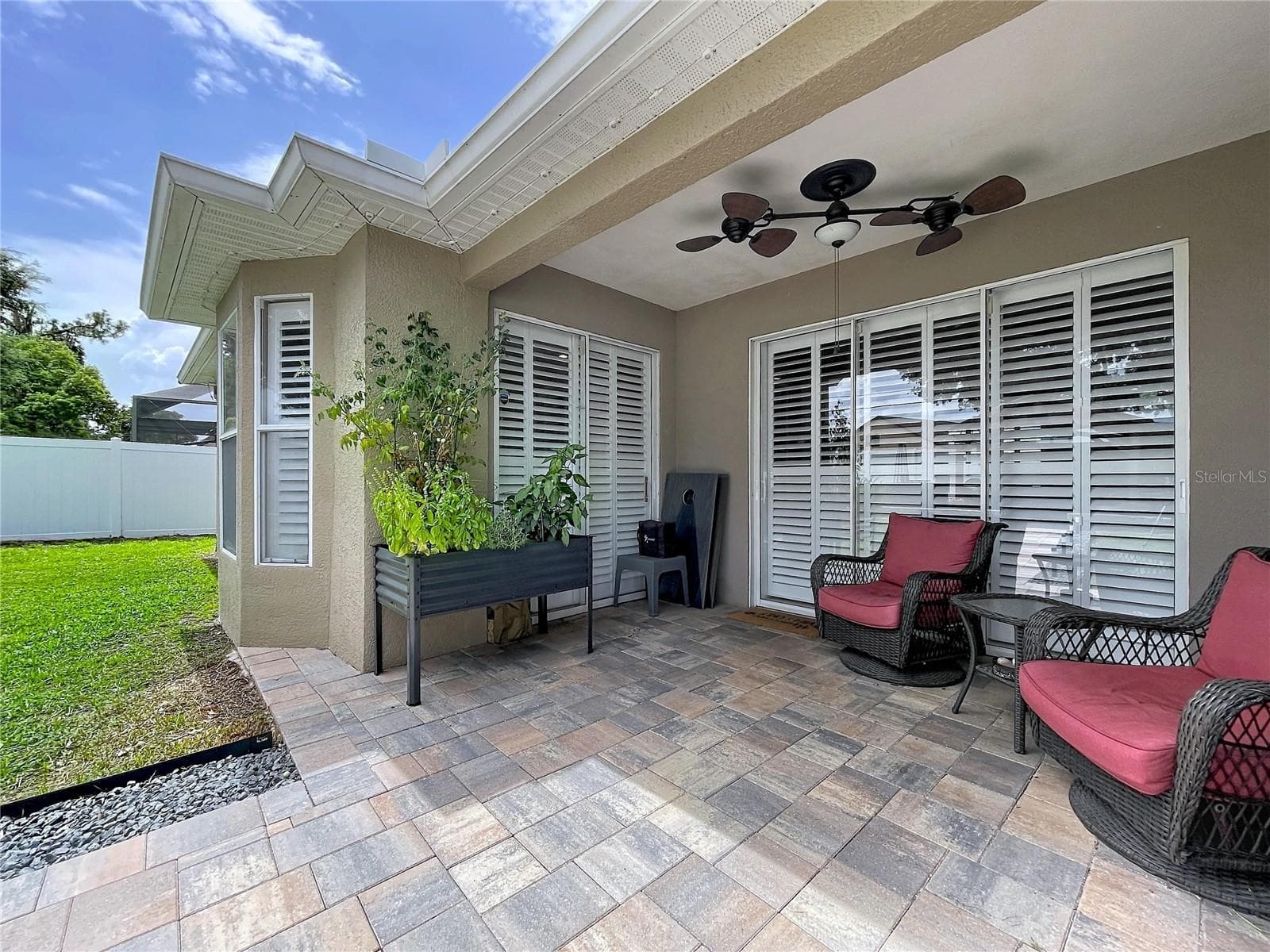 Paver Patio and fenced backyard - 1748 BROOKSTONE WAY, PLANT CITY