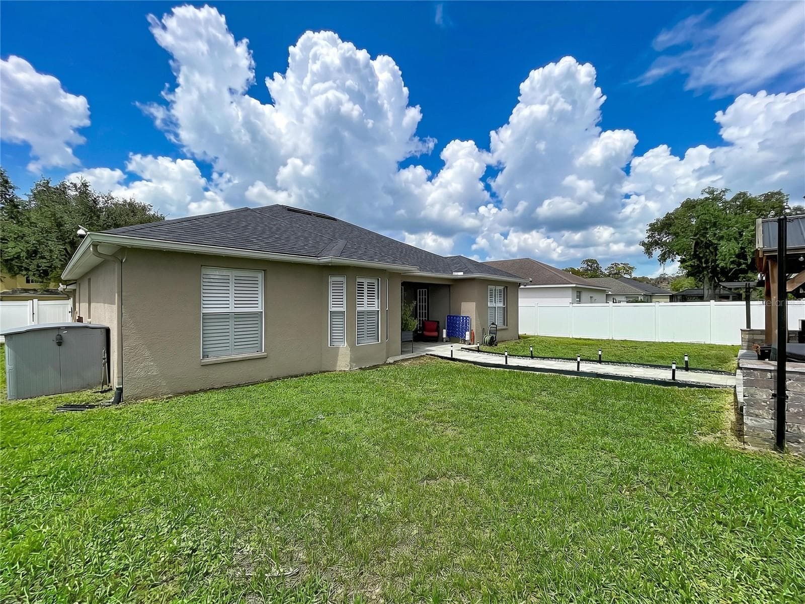 Large fenced backyard - 1748 BROOKSTONE WAY, PLANT CITY
