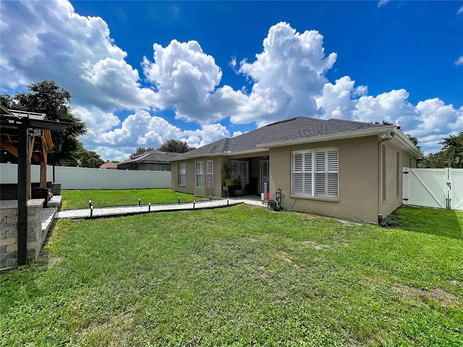 Large fenced backyard - 1748 BROOKSTONE WAY, PLANT CITY