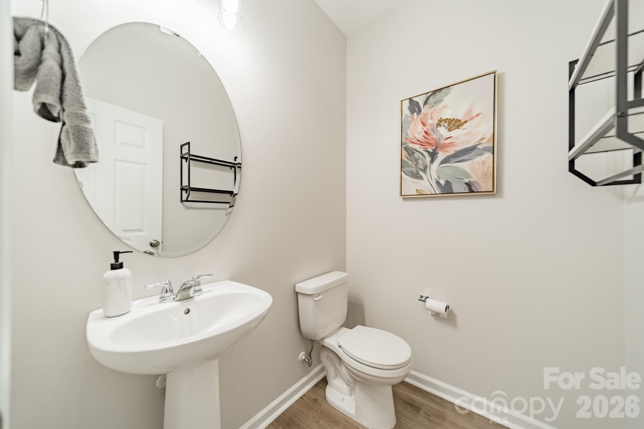 Powder Room - 1977 Charles Avenue, Lancaster