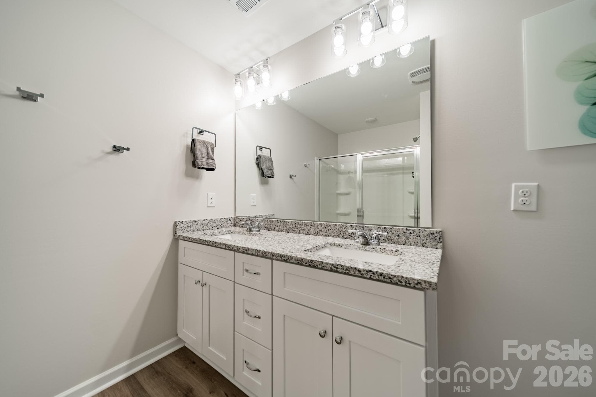 Primary Bathroom - 1977 Charles Avenue, Lancaster