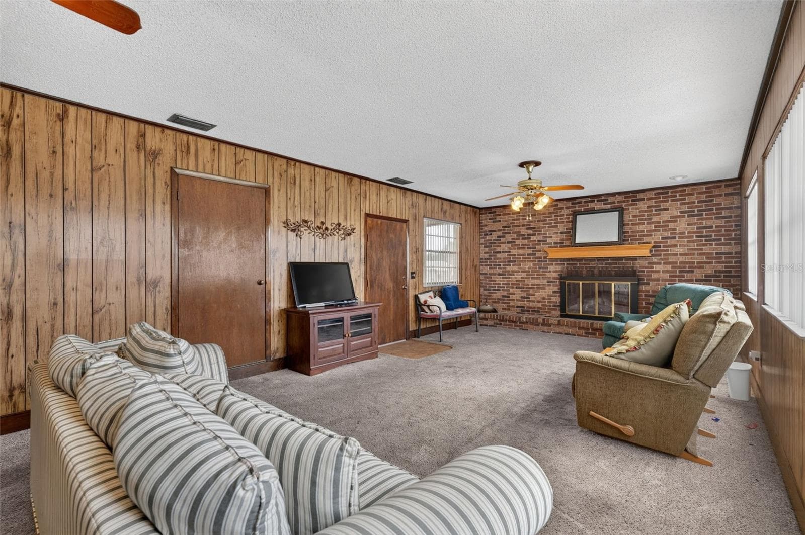 Family room, additional angle. - 212 15TH AVE, OCOEE