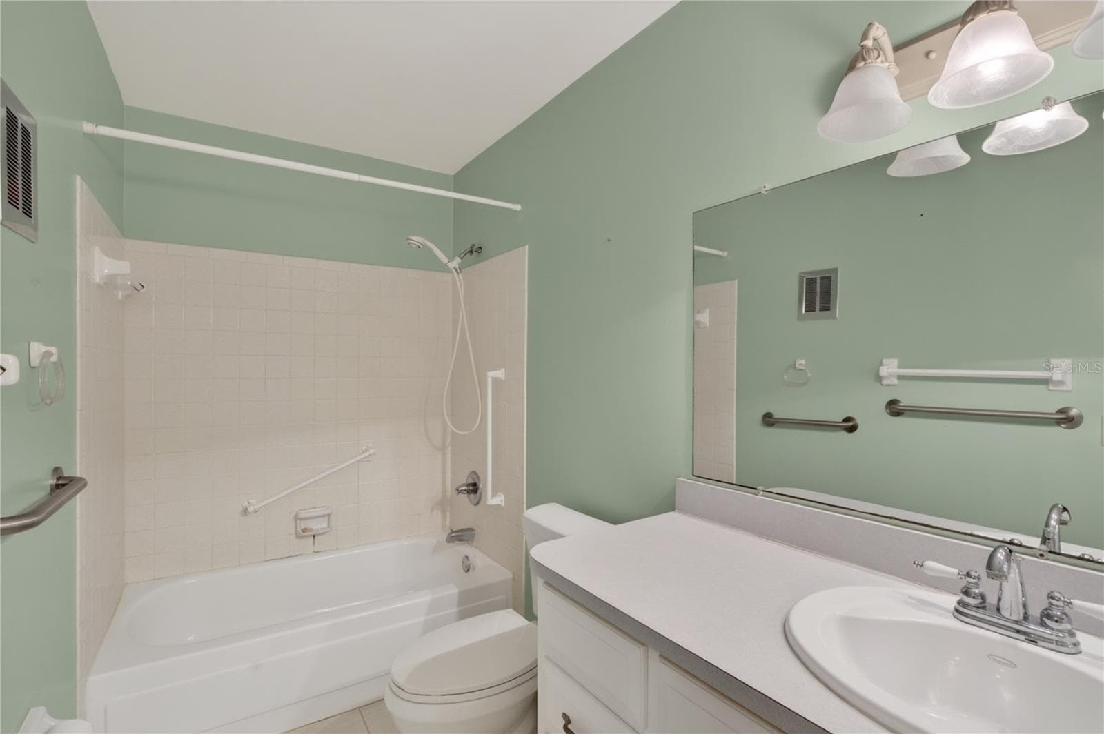 Condominium at 200 EL CAMINO DR #306, WINTER HAVEN, photo 23 of 31