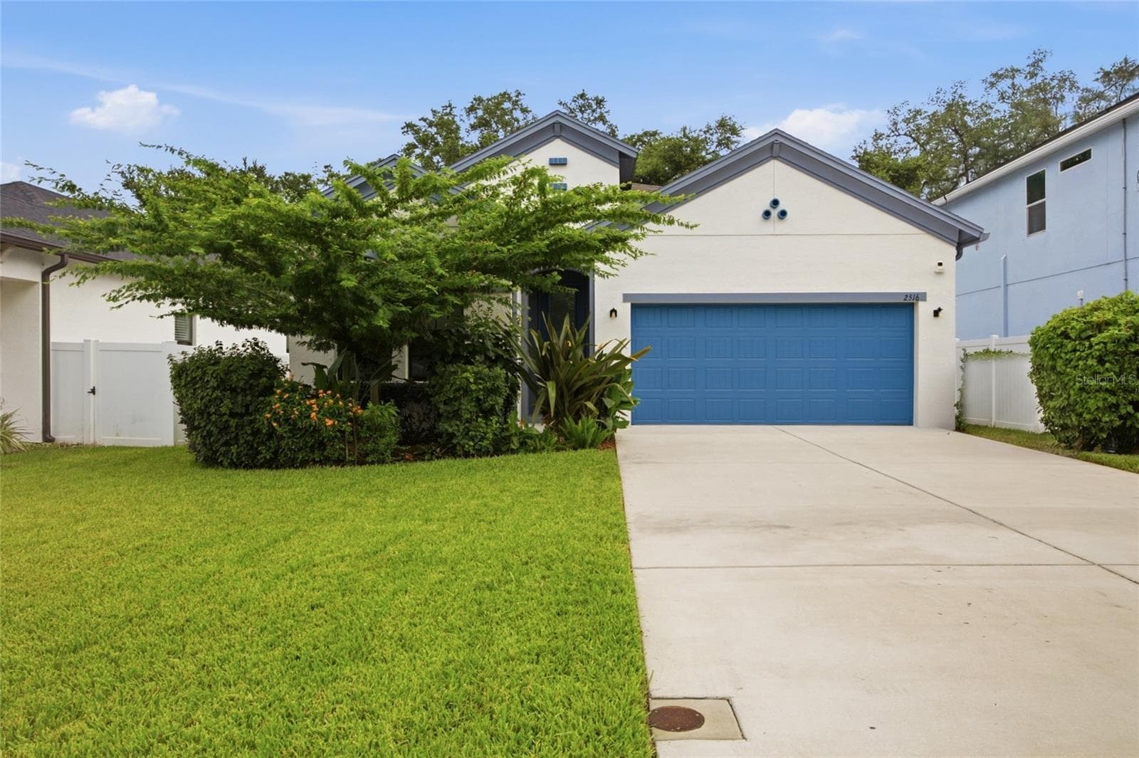 Single Family Residence at 2516 W CURTIS ST, TAMPA, photo 2 of 46