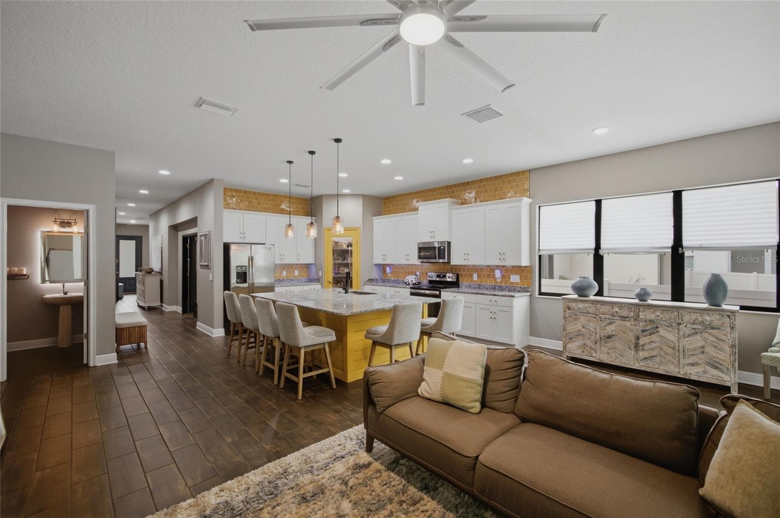 Single Family Residence at 2516 W CURTIS ST, TAMPA, photo 15 of 46