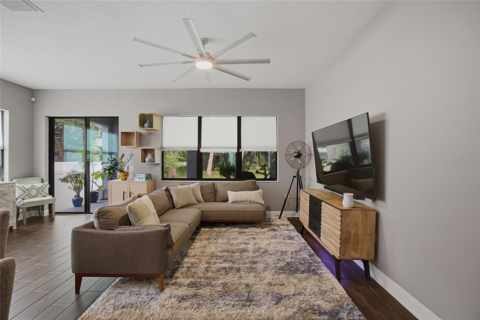 Single Family Residence at 2516 W CURTIS ST, TAMPA, photo 16 of 46
