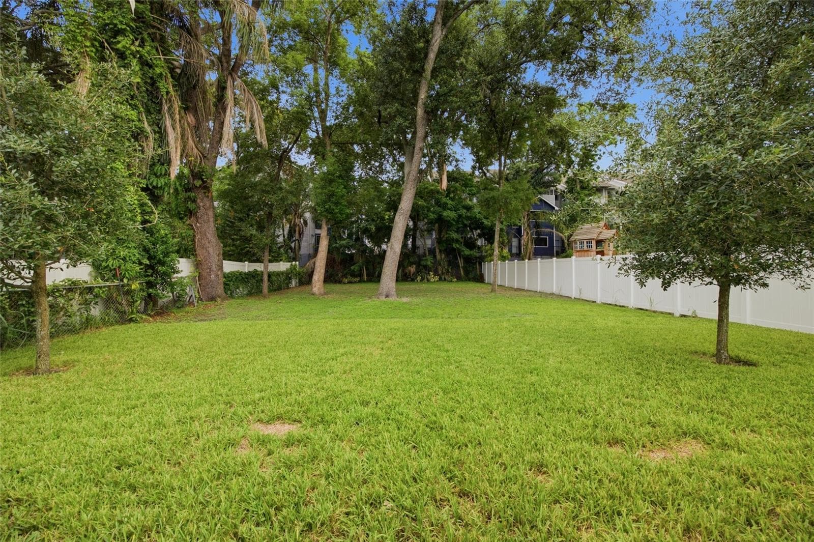 Single Family Residence at 2516 W CURTIS ST, TAMPA, photo 37 of 46