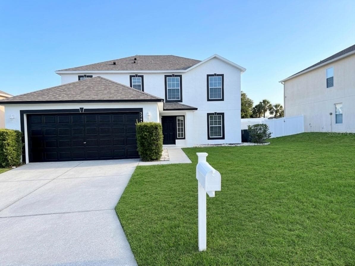 5764 ROYAL HILLS CIR