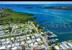 Located on the Palma Sola Bay, minutes to AMI - 3717 115TH STREET CT W, BRADENTON