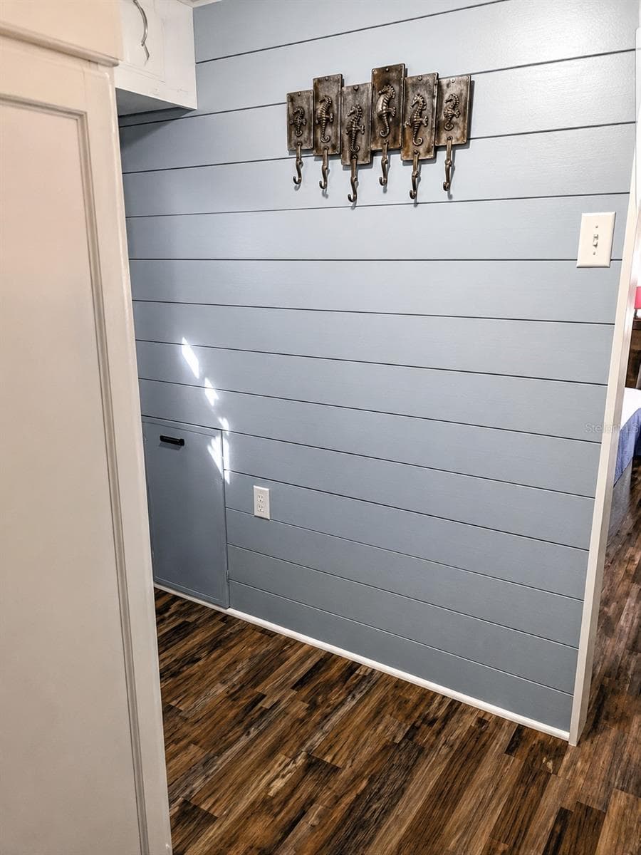 Shiplap thorough - Quality finisheds - 3717 115TH STREET CT W, BRADENTON