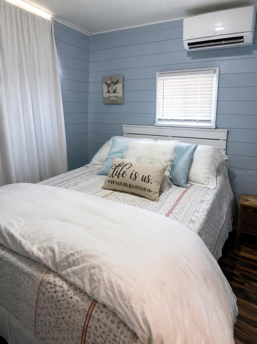 Primary Bedroom with Closets and 2nd MiniSplit - 3717 115TH STREET CT W, BRADENTON