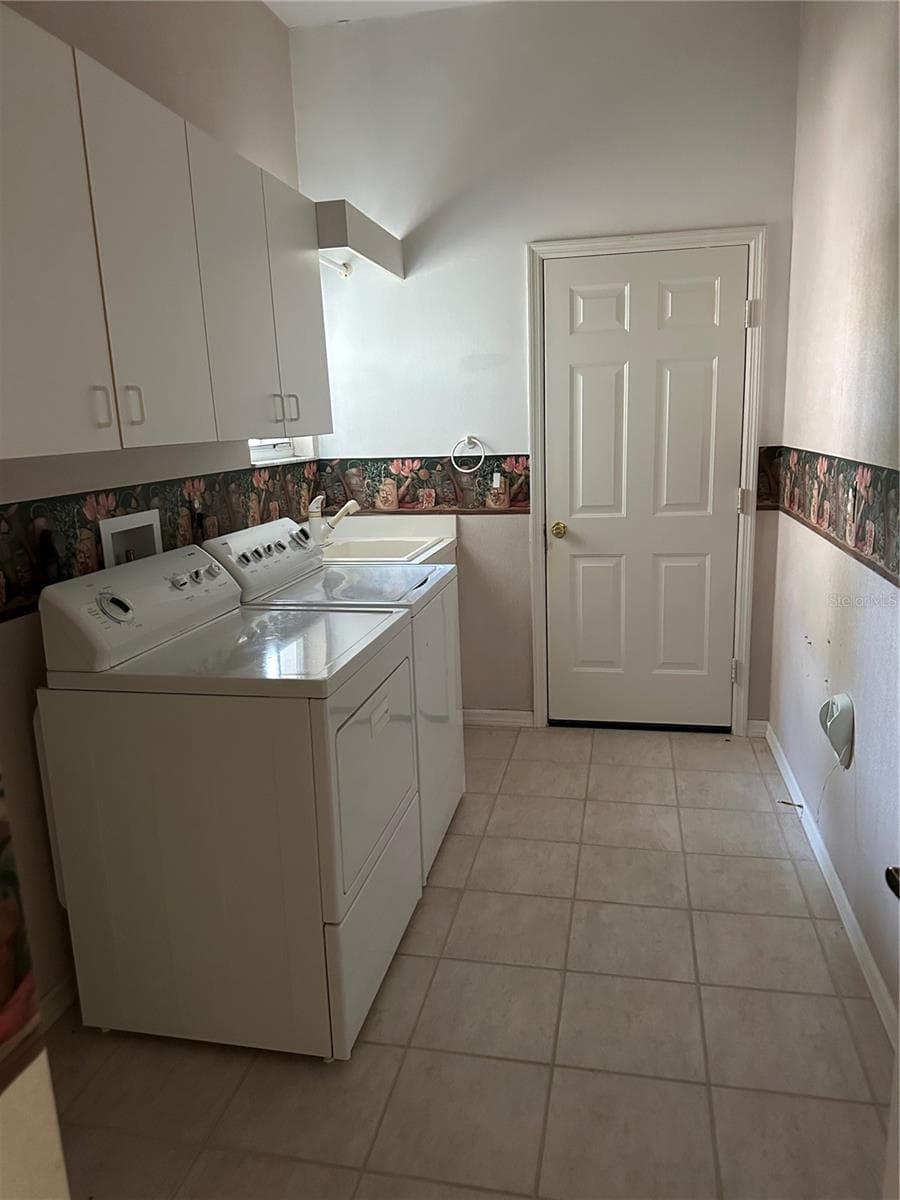 Single Family Residence at 11837 GRAND ISLES LN, FORT MYERS, photo 11 of 23