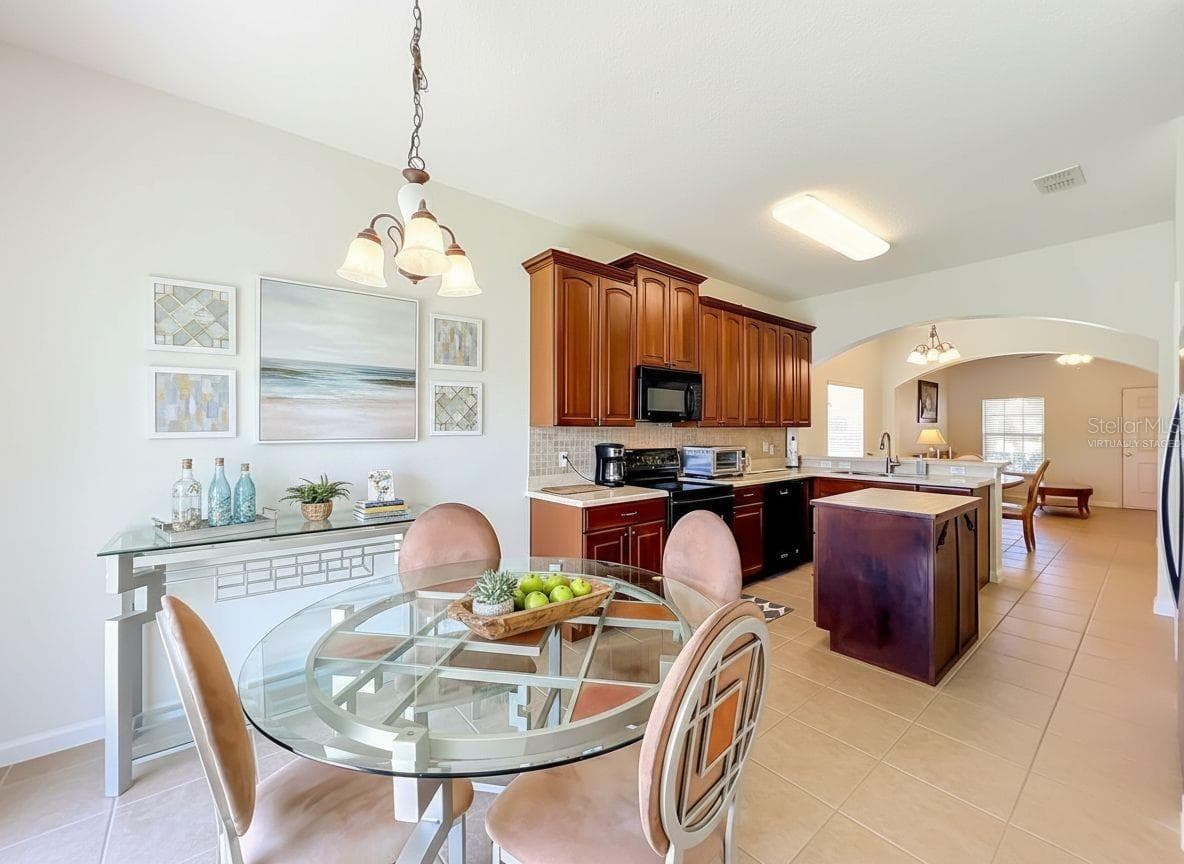 Virtually staged decorations - 16543 CEDAR CREST DR, ORLANDO