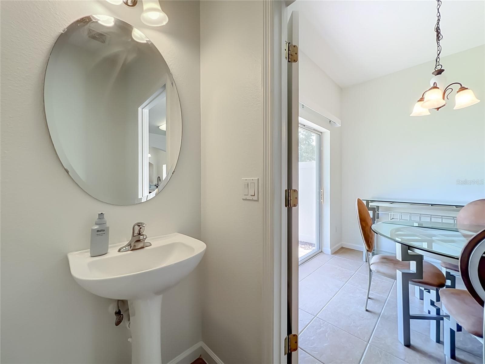 First floor 1/2 bath - 16543 CEDAR CREST DR, ORLANDO