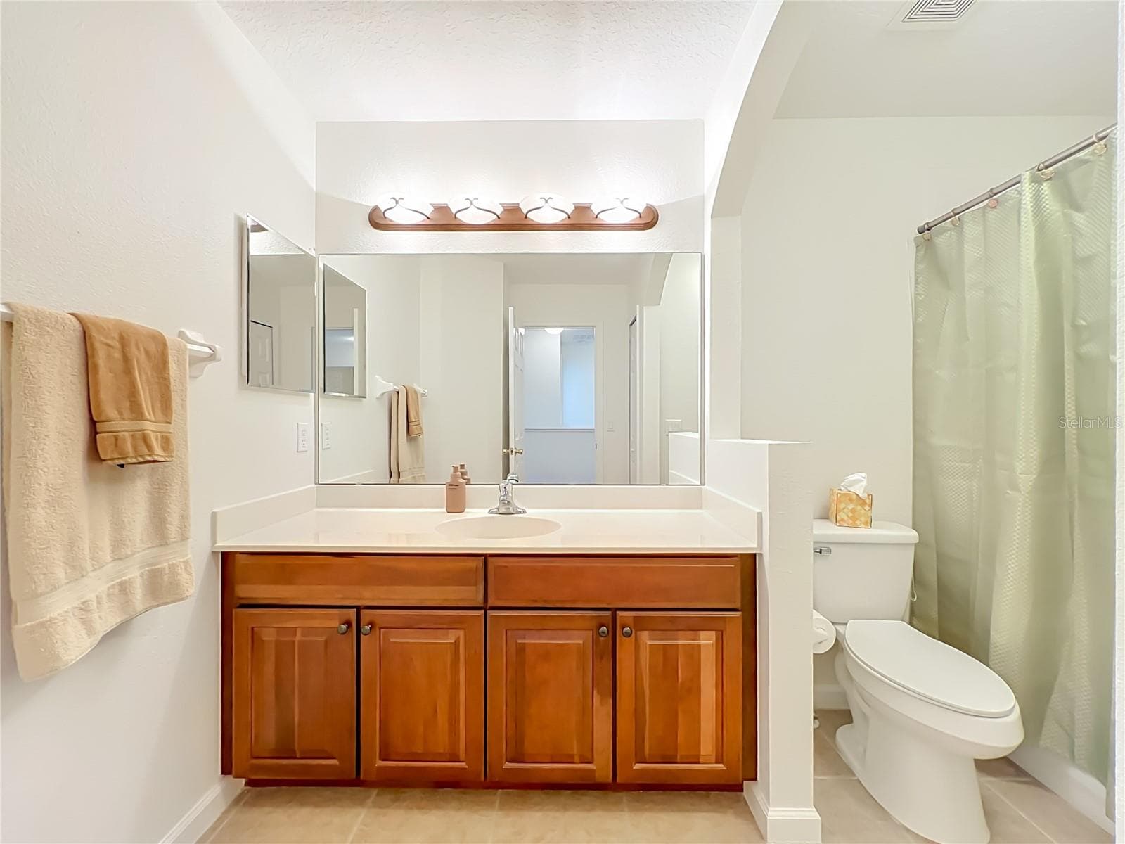 Second floor full bathroom - 16543 CEDAR CREST DR, ORLANDO