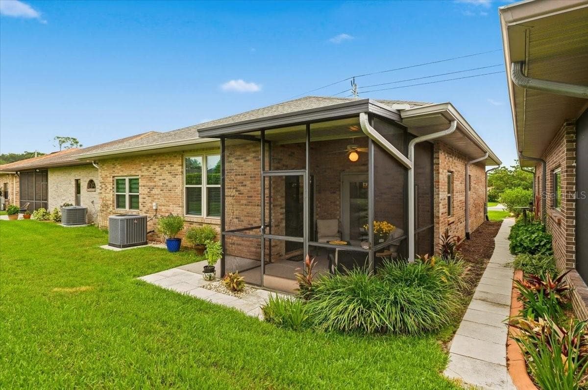 Single Family Residence at 730 MARTINIQUE CIR, LAKELAND, photo 4 of 62
