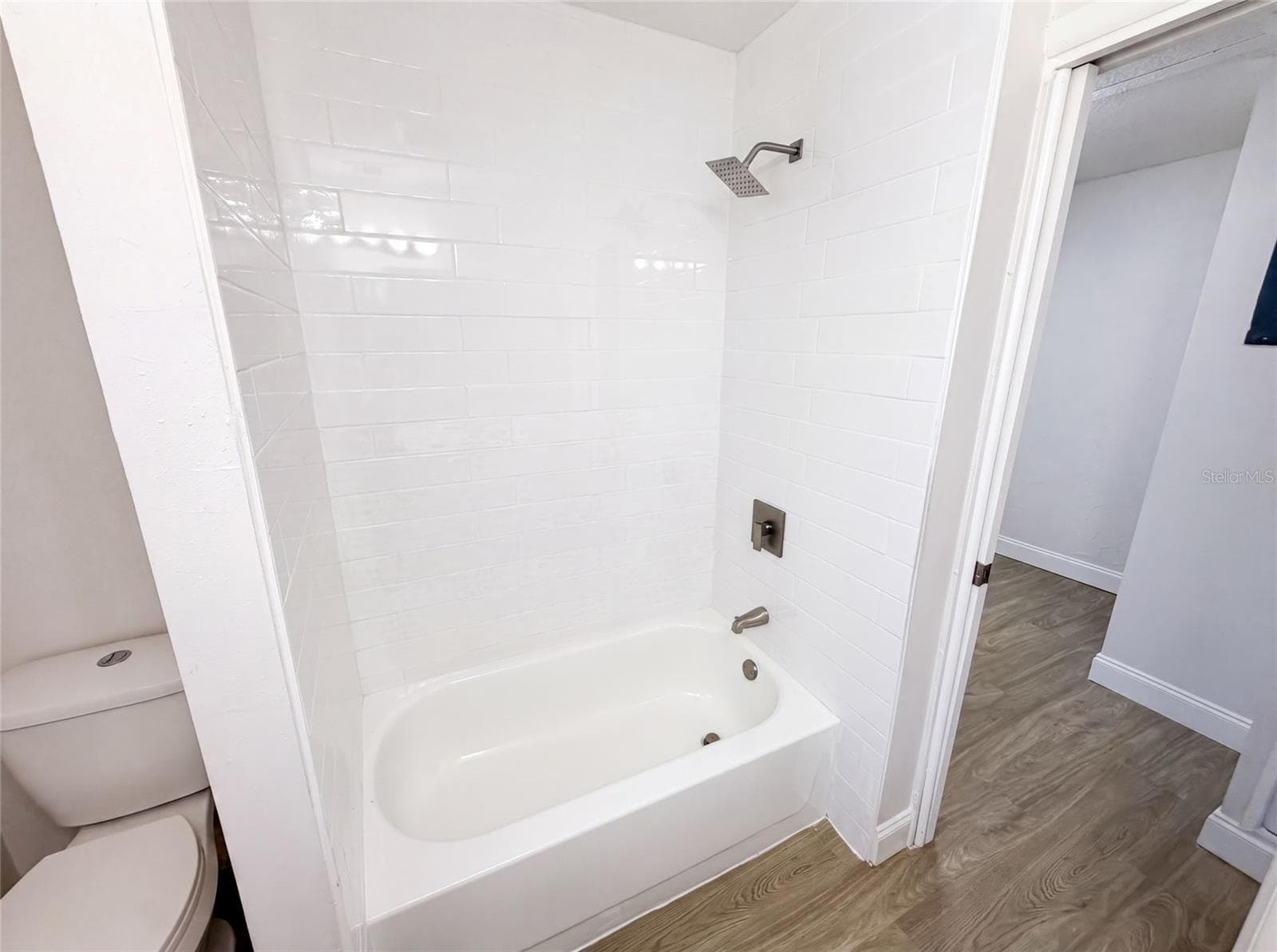 Single Family Residence at 585 HEWETT DR, ORLANDO, photo 12 of 22