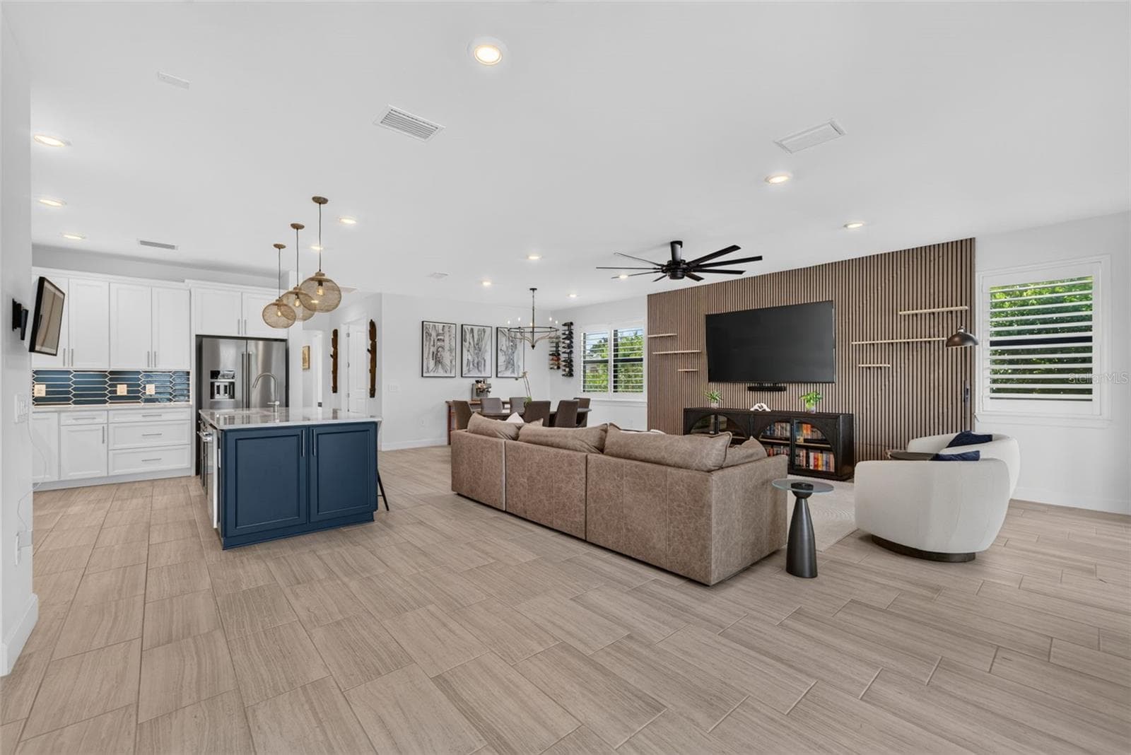 Single Family Residence at 704 PINTAIL CV, BRADENTON, photo 10 of 86
