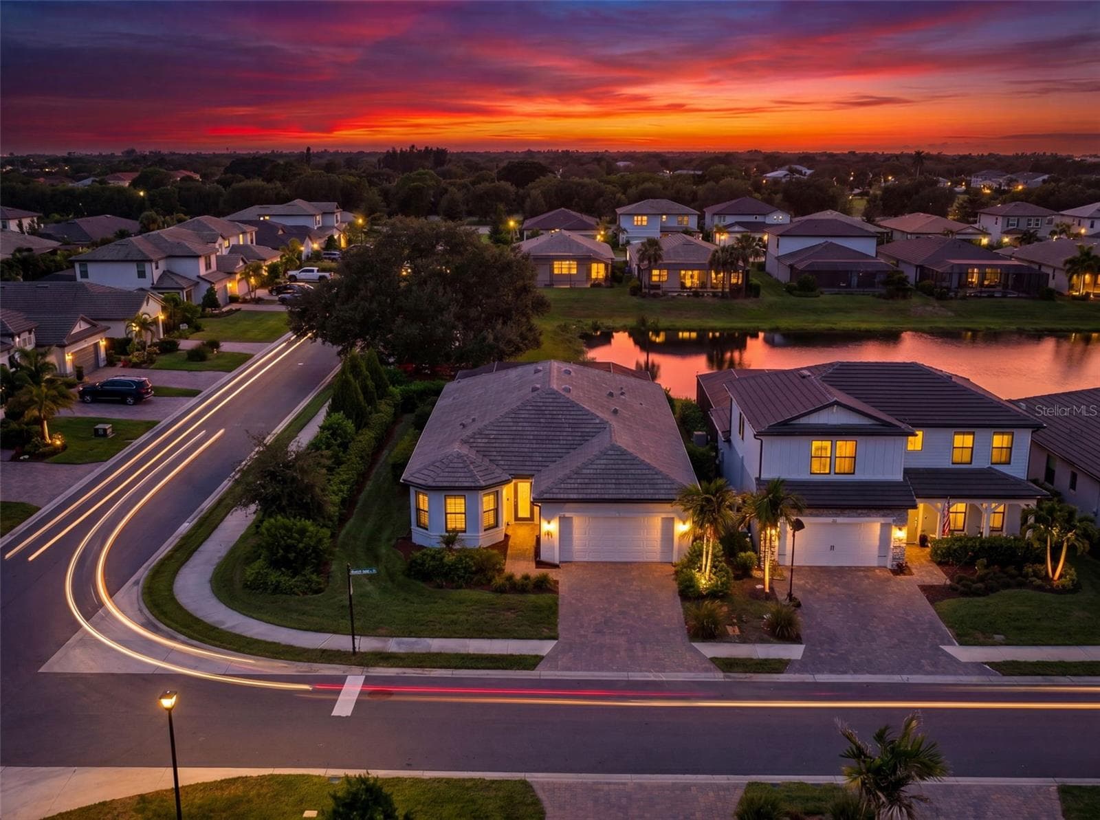 Single Family Residence at 704 PINTAIL CV, BRADENTON, photo 2 of 86