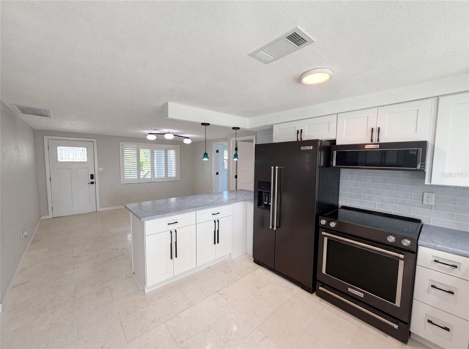 Single Family Residence at 13638 EVELANE DR, HUDSON, photo 18 of 29