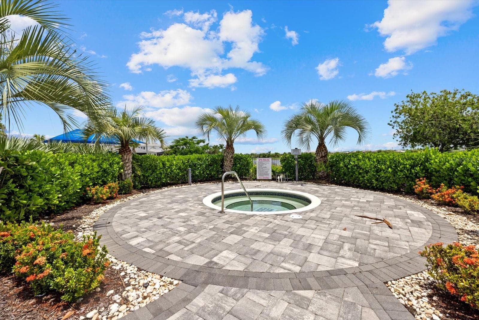 Amenity Center Spa - 8133 NEVIS RUN, LAKEWOOD RANCH