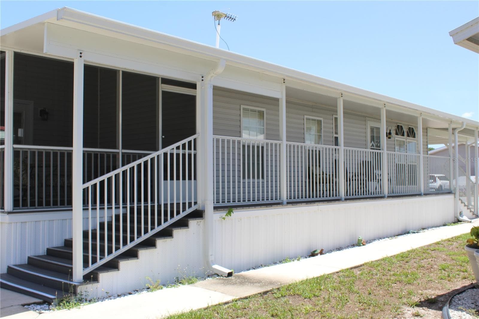 Side Deck - 12 SADDLEBAG TRL, LAKE WALES