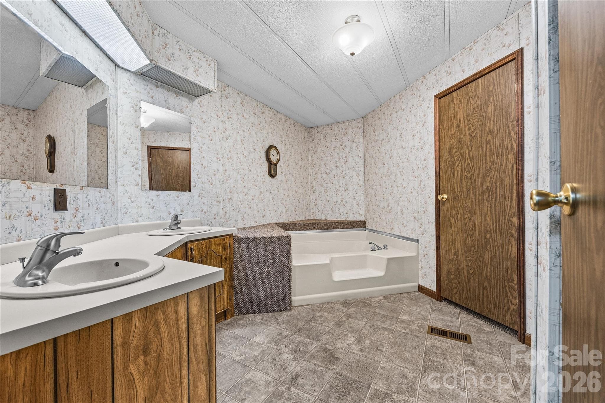 Single Family Residence at 2071 Chameleon Road, York, photo 23 of 46