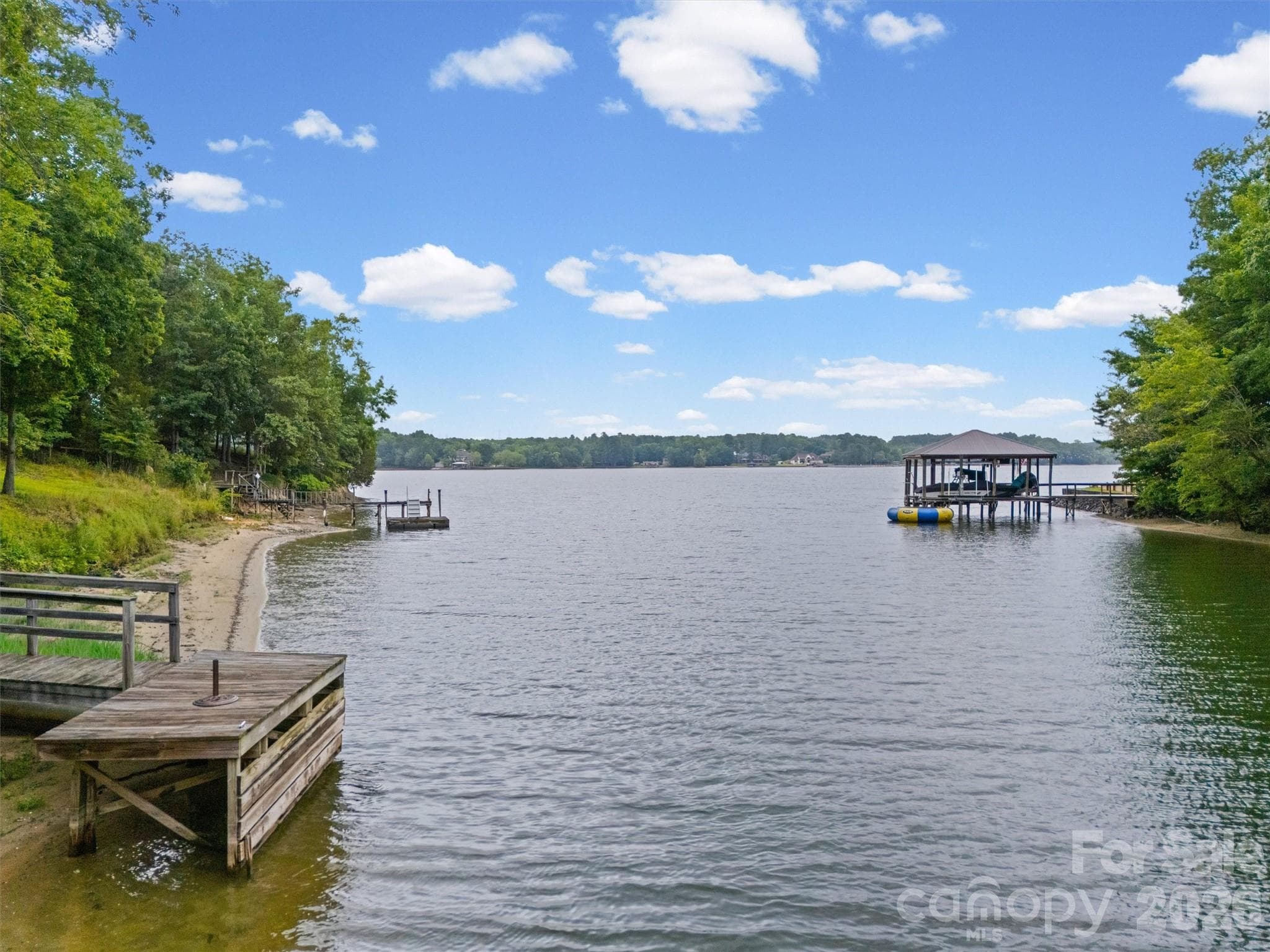 Single Family Residence at 2071 Chameleon Road, York, photo 2 of 46