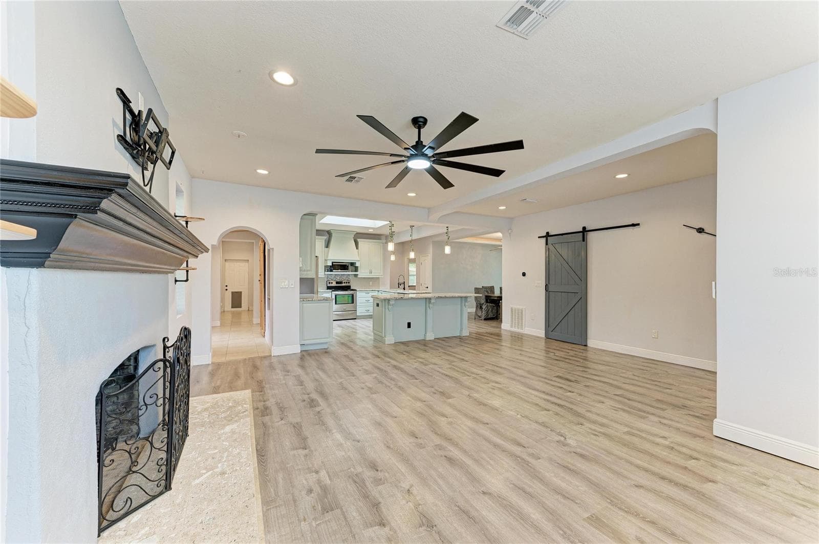 Single Family Residence at 1712 4TH ST W, PALMETTO, photo 19 of 95