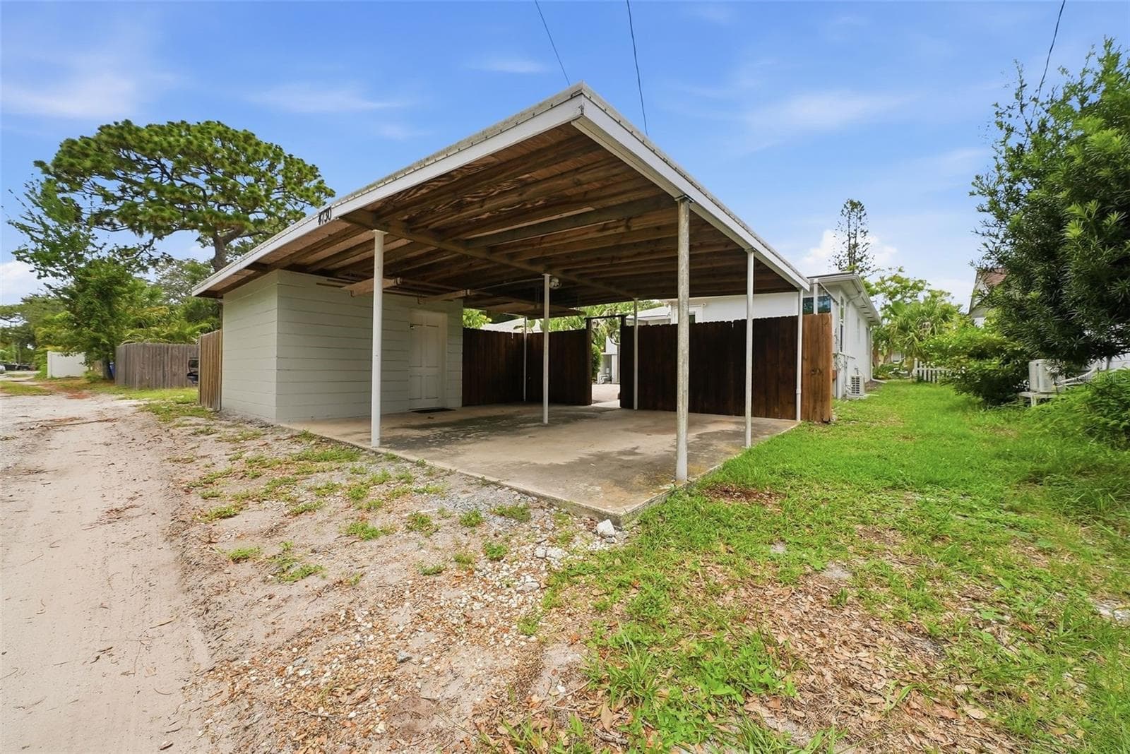 Single Family Residence at 4730 BURLINGTON AVE N, ST PETERSBURG, photo 5 of 31