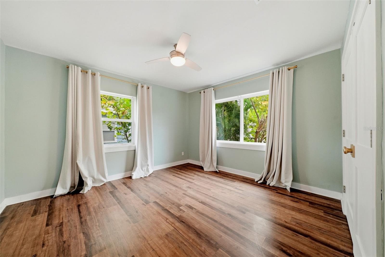 Single Family Residence at 4730 BURLINGTON AVE N, ST PETERSBURG, photo 15 of 31