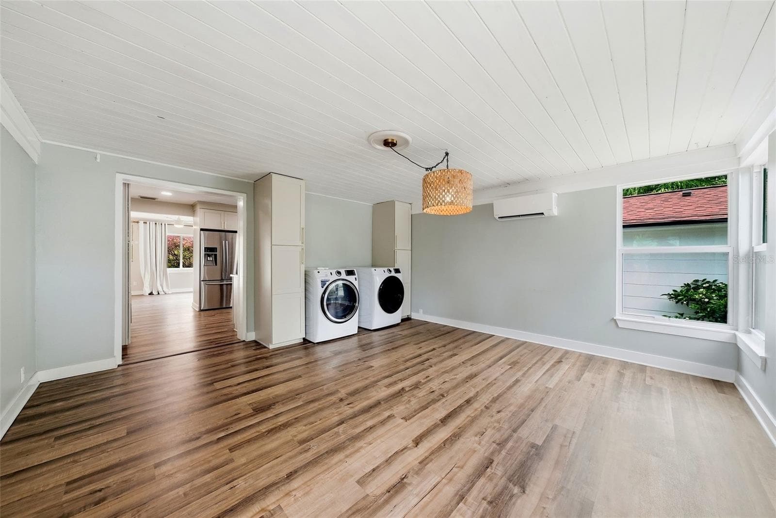 Single Family Residence at 4730 BURLINGTON AVE N, ST PETERSBURG, photo 17 of 31