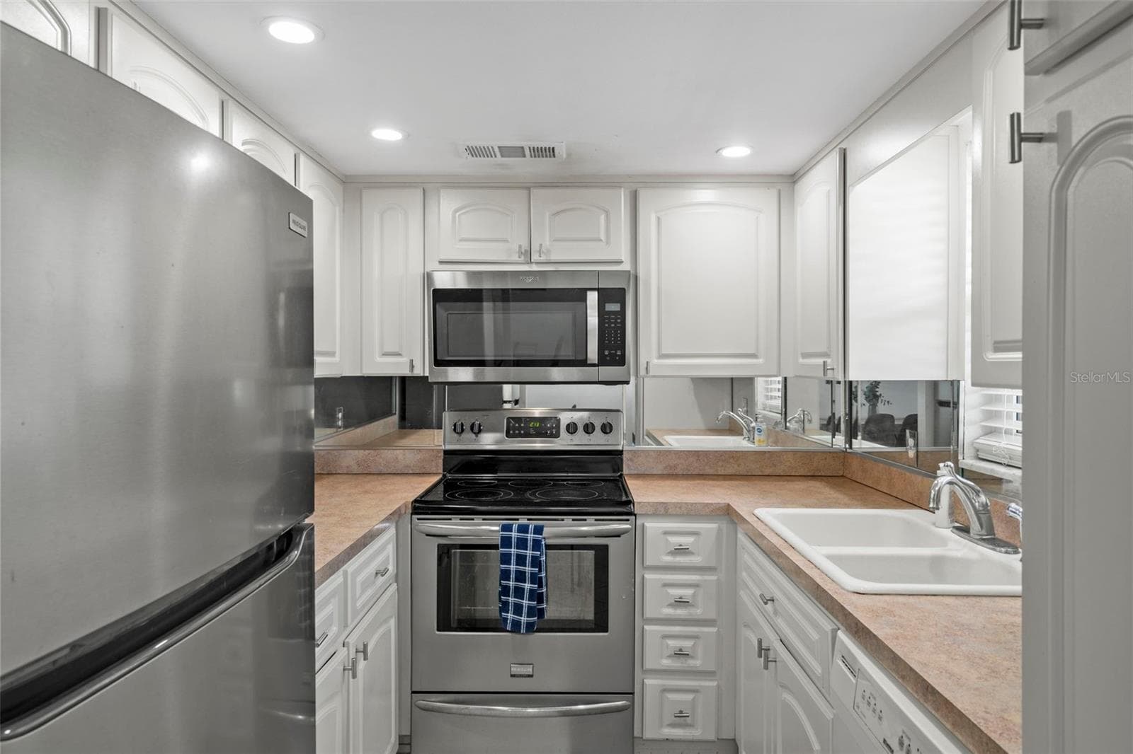 Condominium at 4849 ONYX LN #204, NEW PORT RICHEY, photo 11 of 19