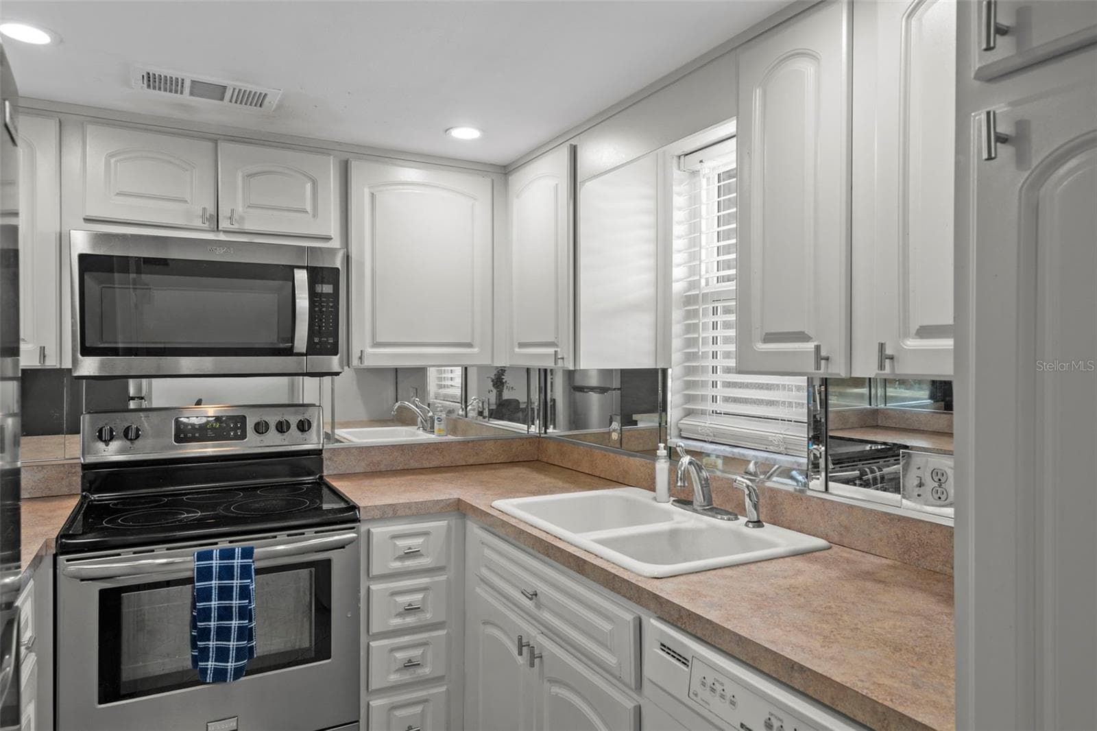 Condominium at 4849 ONYX LN #204, NEW PORT RICHEY, photo 12 of 19