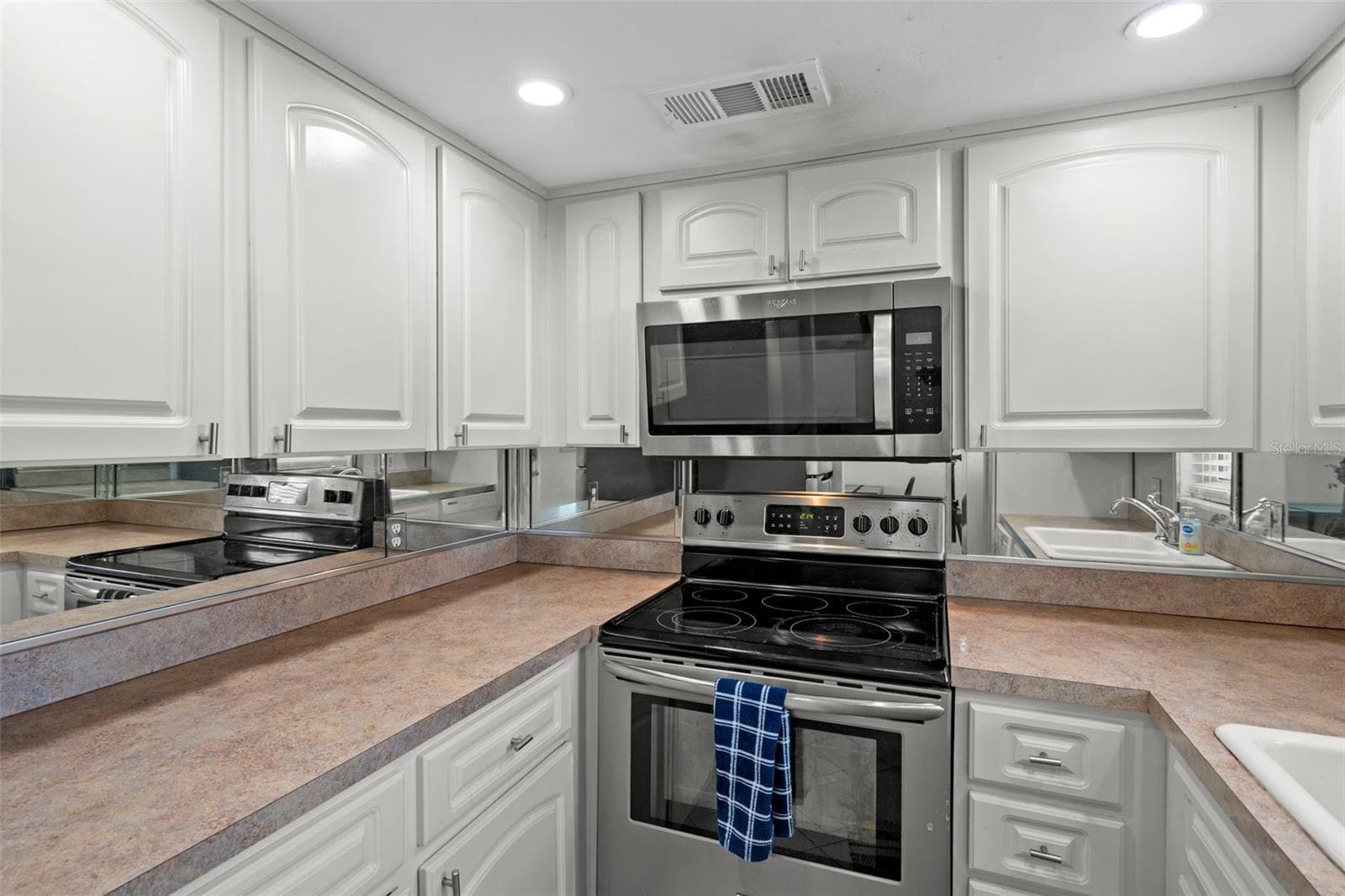 Condominium at 4849 ONYX LN #204, NEW PORT RICHEY, photo 13 of 19