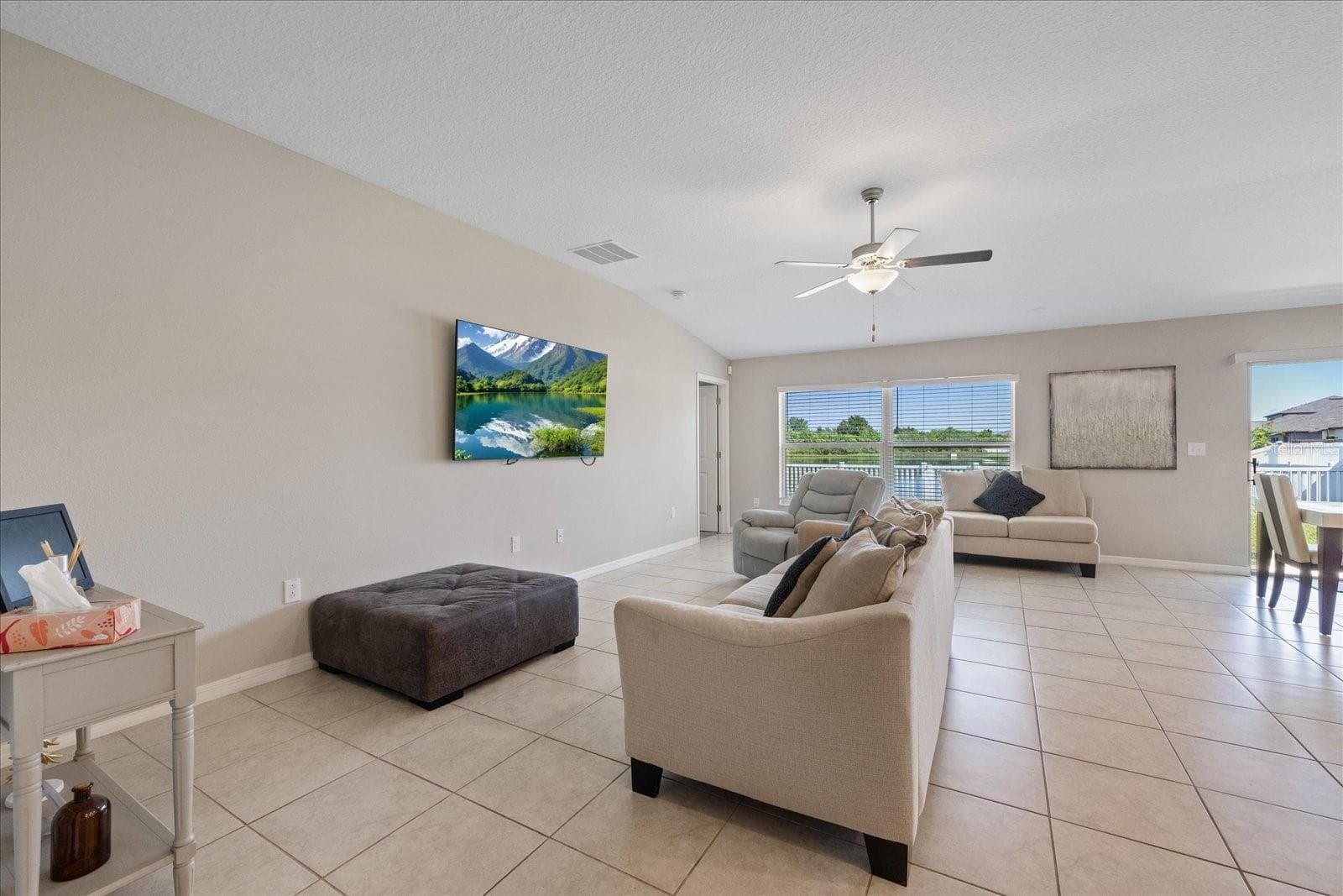Single Family Residence at 11803 BLACKEYED SUSAN DR, RIVERVIEW, photo 14 of 41