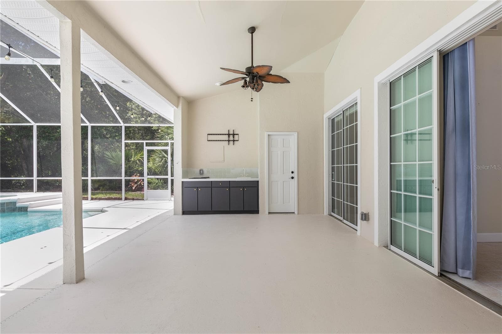 Single Family Residence at 9 VIA VERONA, PALM COAST, FL, photo 37 of 91