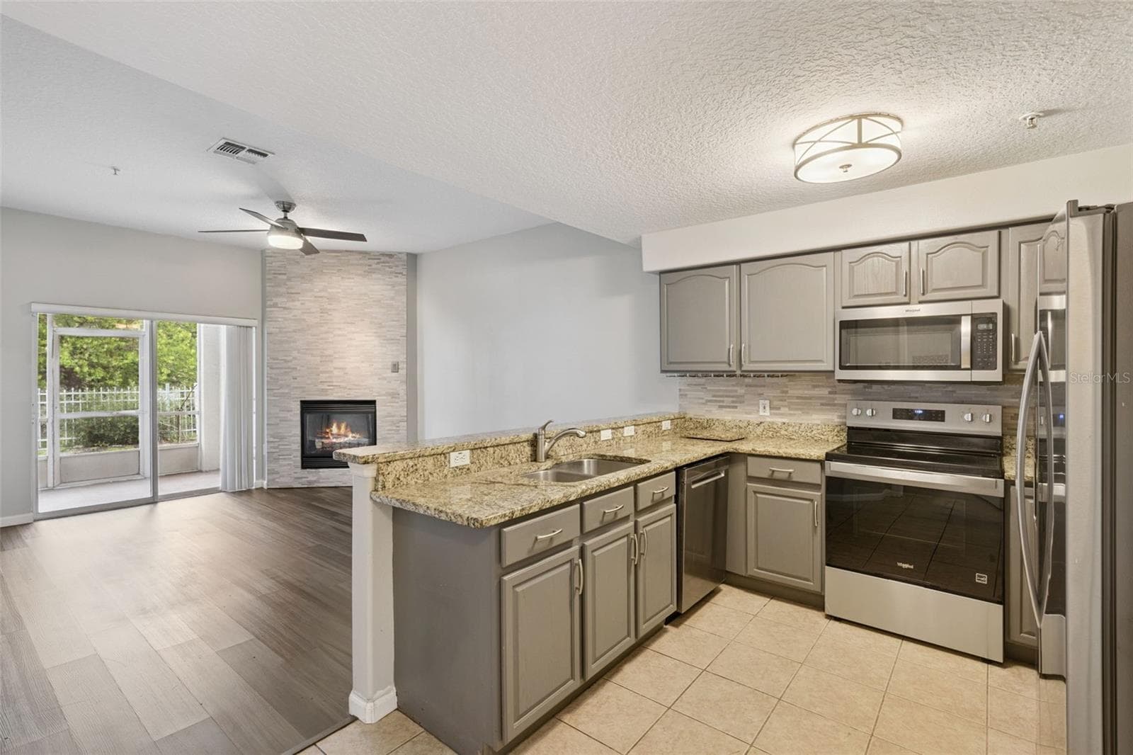 Beautiful Kitchen - 674 SANDY NECK LN #104, ALTAMONTE SPRINGS