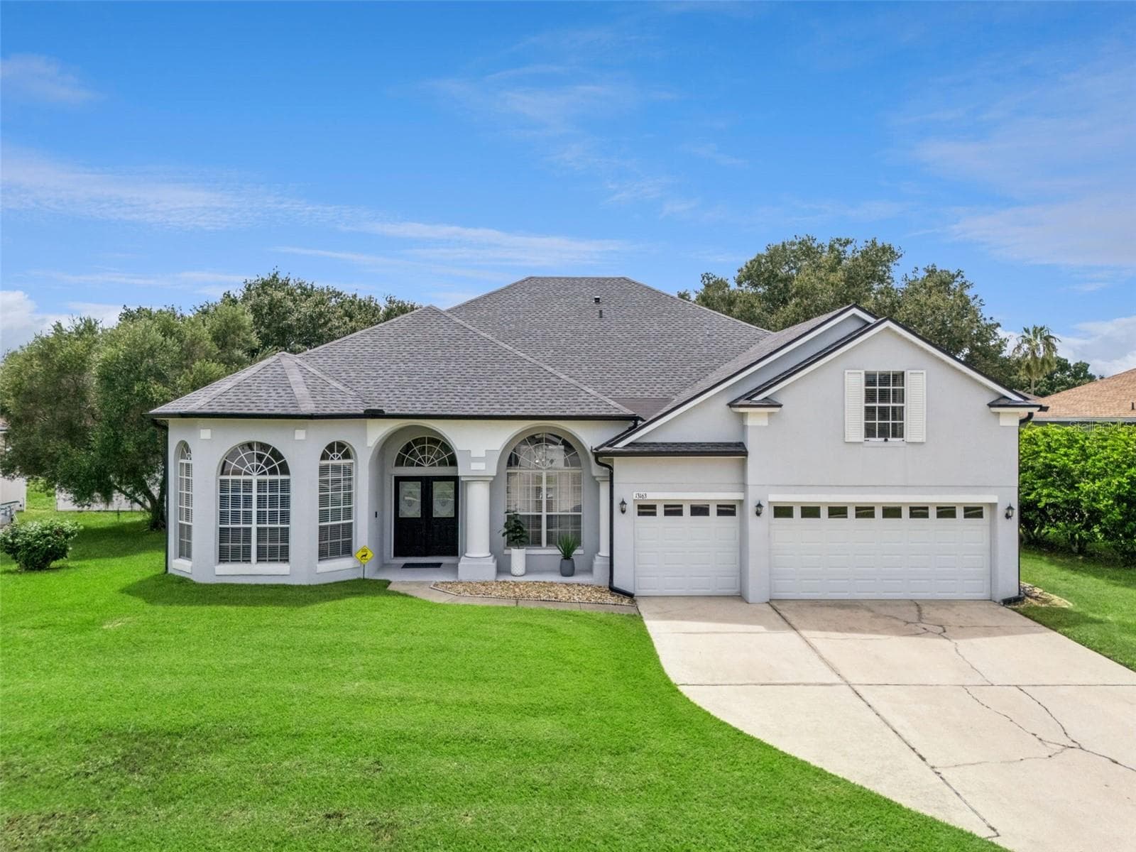 Single Family Residence at 13163 LAKESHORE GROVE DR, WINTER GARDEN, photo 3 of 64