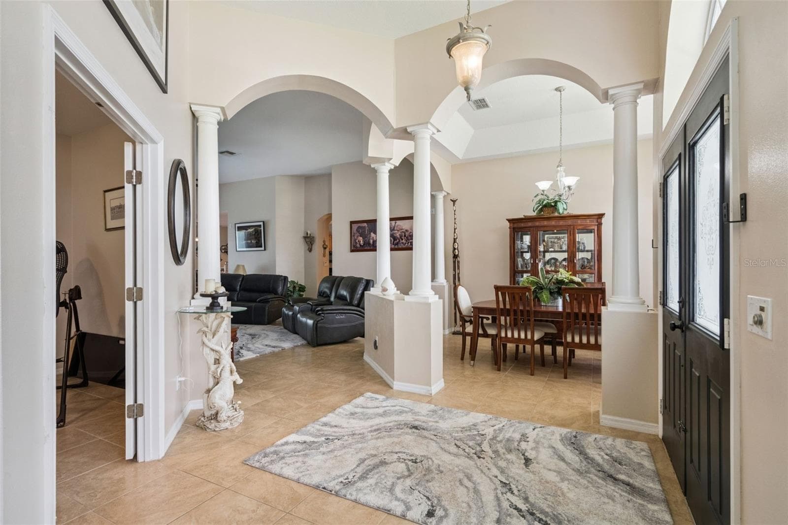 Single Family Residence at 13163 LAKESHORE GROVE DR, WINTER GARDEN, photo 5 of 64