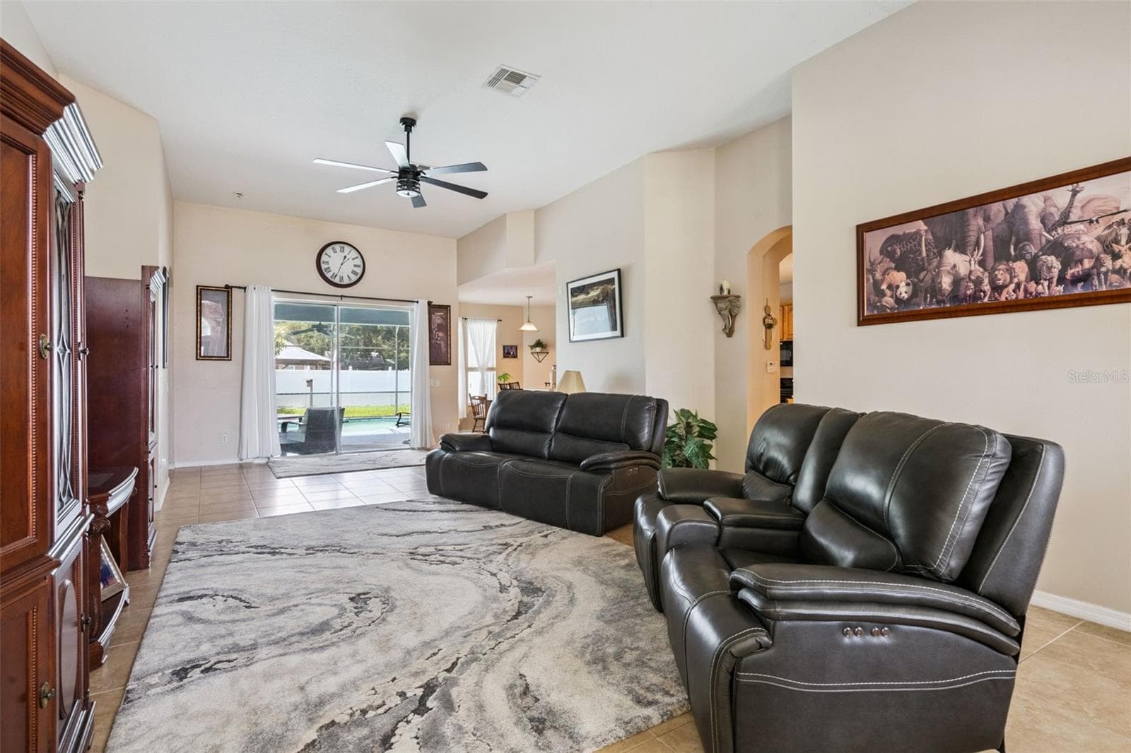 Single Family Residence at 13163 LAKESHORE GROVE DR, WINTER GARDEN, photo 12 of 64