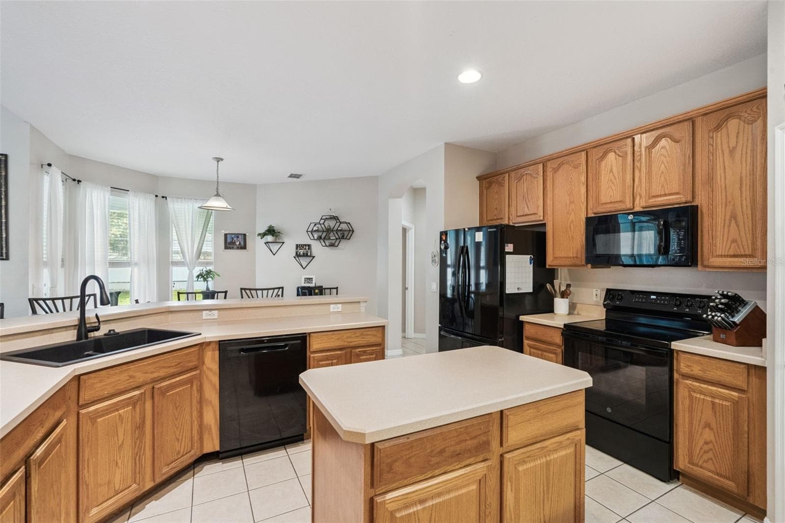 Single Family Residence at 13163 LAKESHORE GROVE DR, WINTER GARDEN, photo 18 of 64