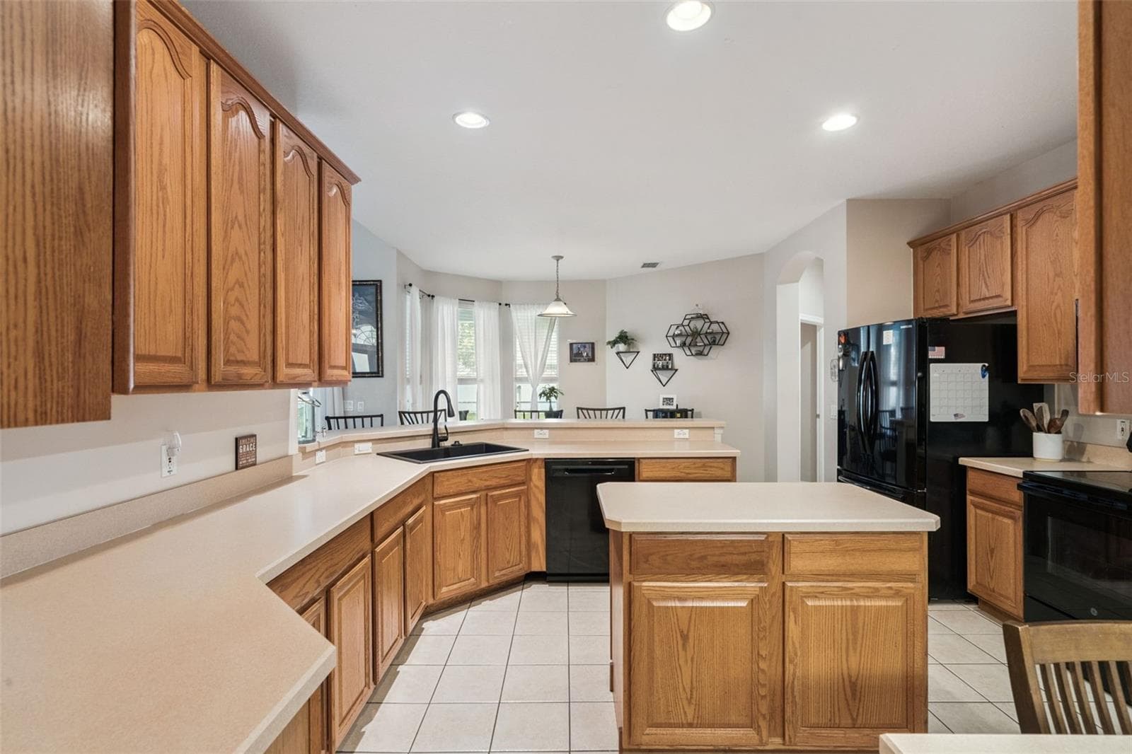Single Family Residence at 13163 LAKESHORE GROVE DR, WINTER GARDEN, photo 19 of 64