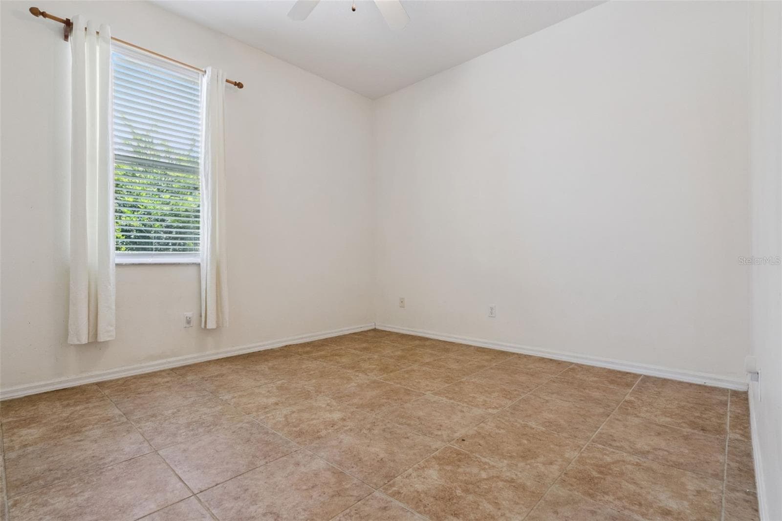 Single Family Residence at 13163 LAKESHORE GROVE DR, WINTER GARDEN, photo 32 of 64
